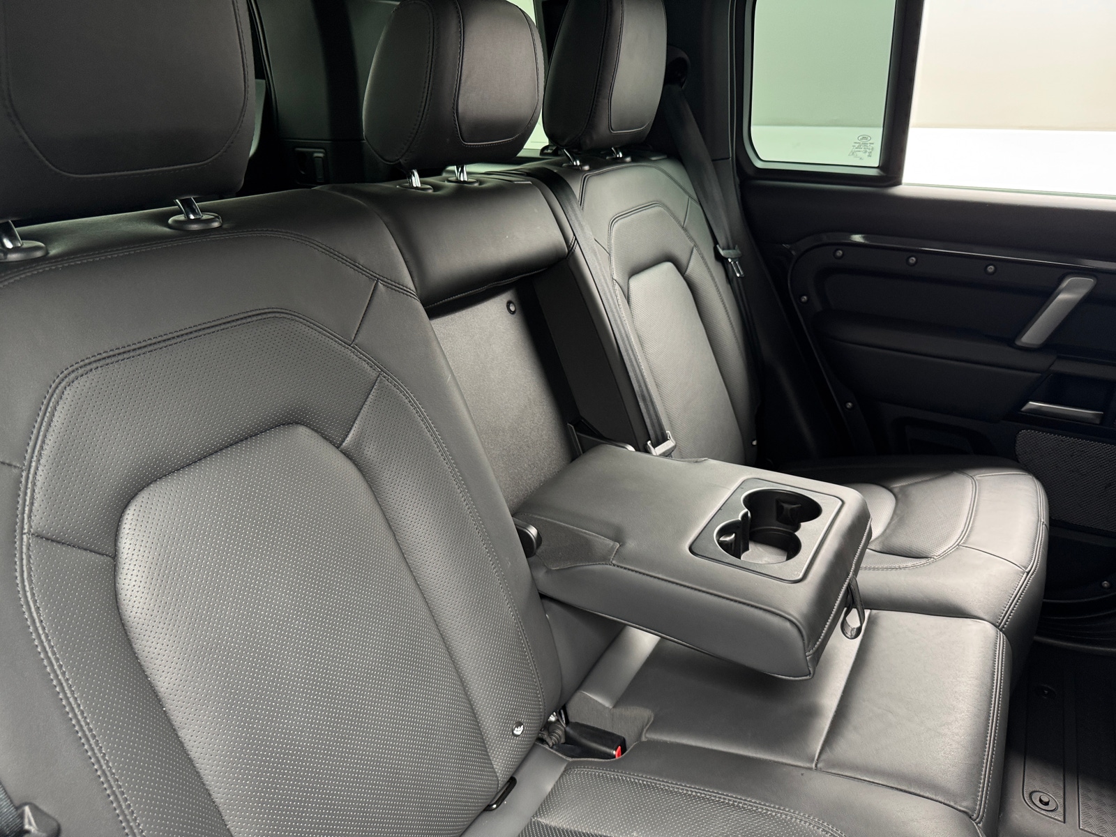 Thumbnail: 2024 Land Rover Defender - 6