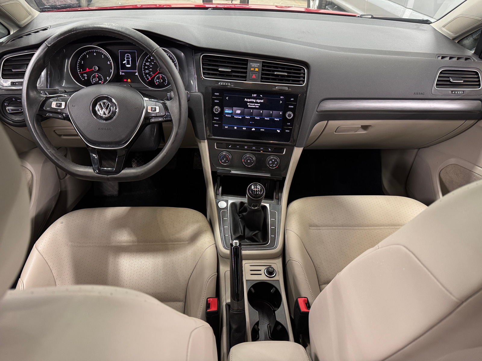 Thumbnail: 2019 Volkswagen Golf - 3