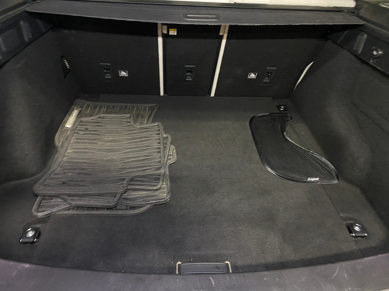 Thumbnail: 2020 Land Rover Range Rover Velar - 6