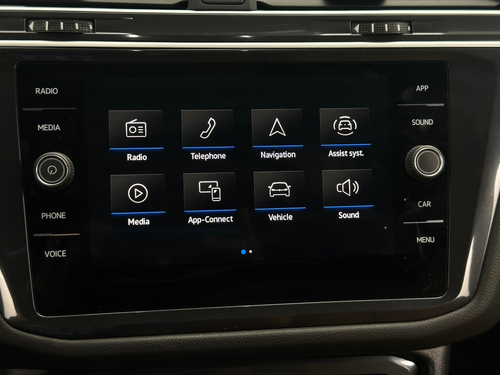 Thumbnail: 2024 Volkswagen Tiguan - 3