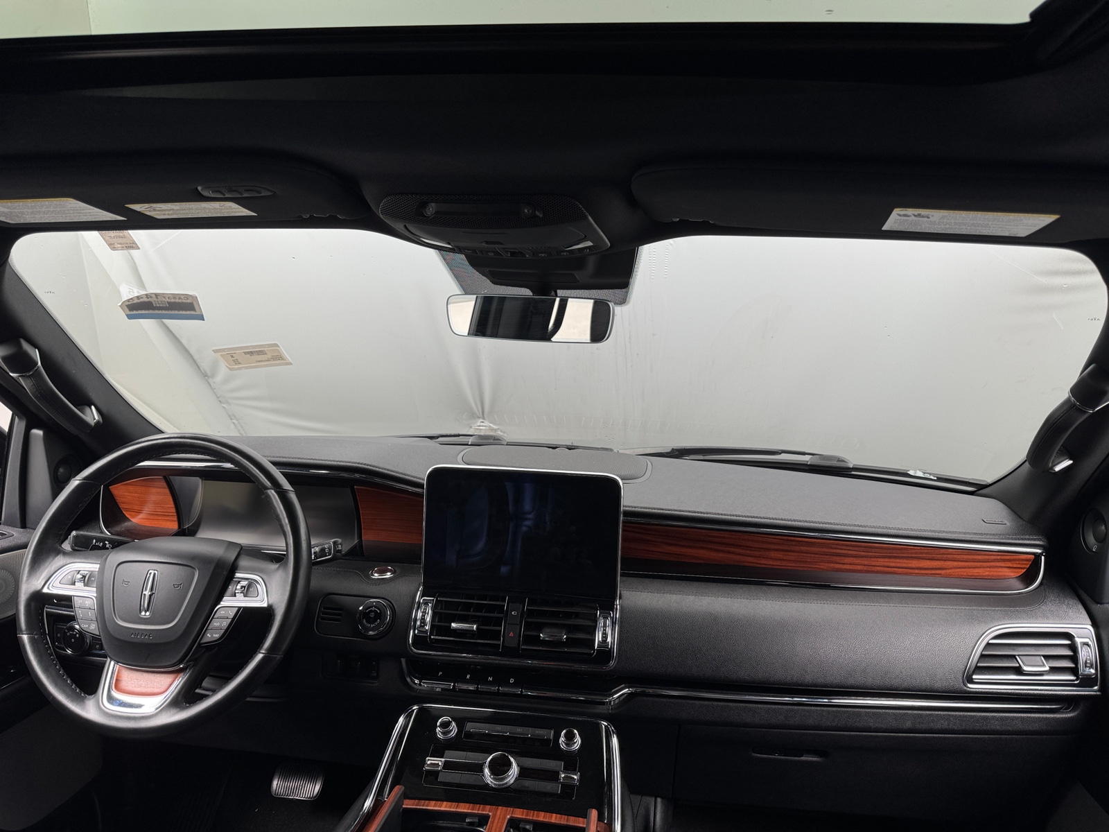Thumbnail: 2019 Lincoln Navigator L - 2