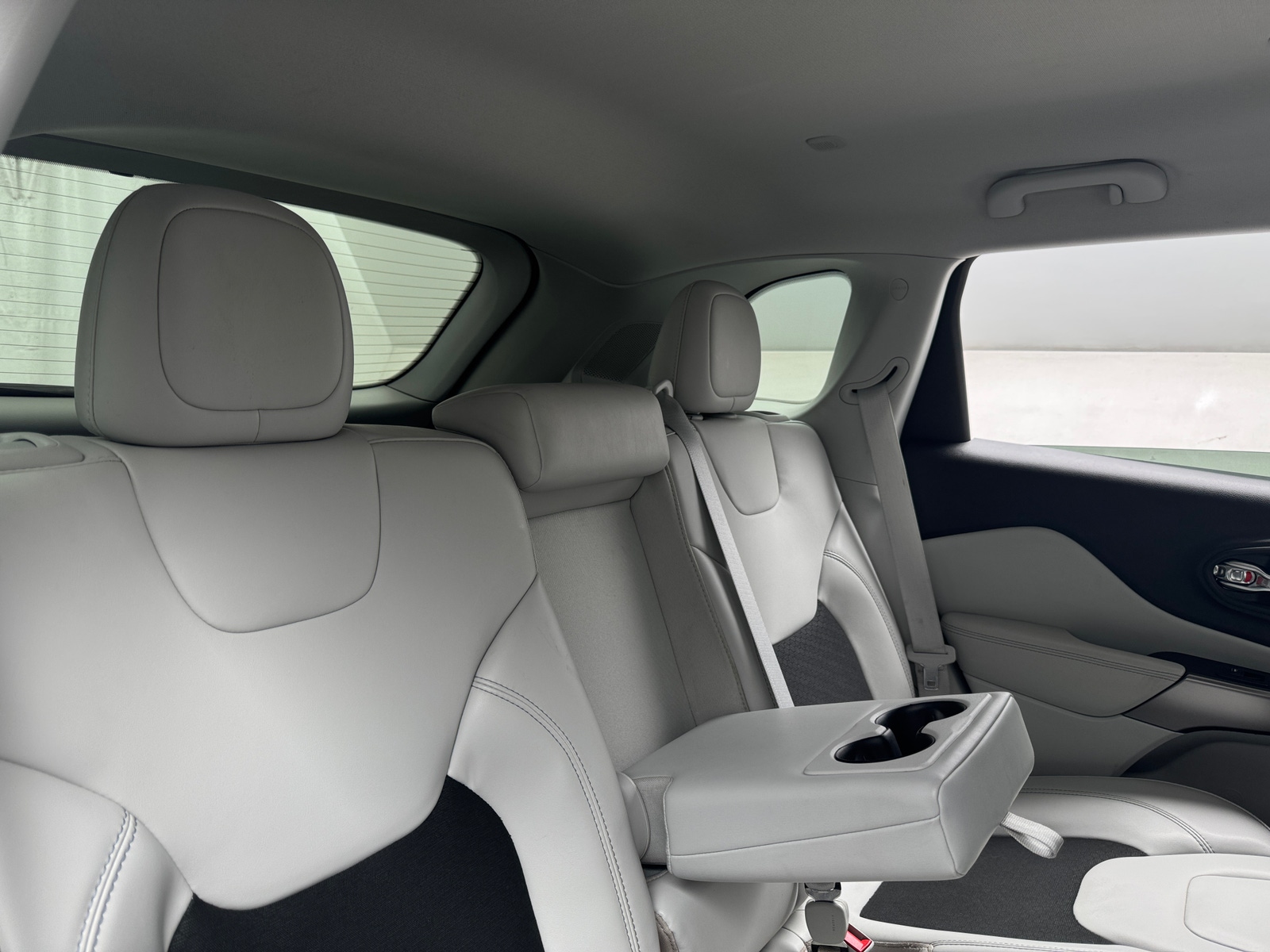 Thumbnail: 2020 Jeep Cherokee - 5