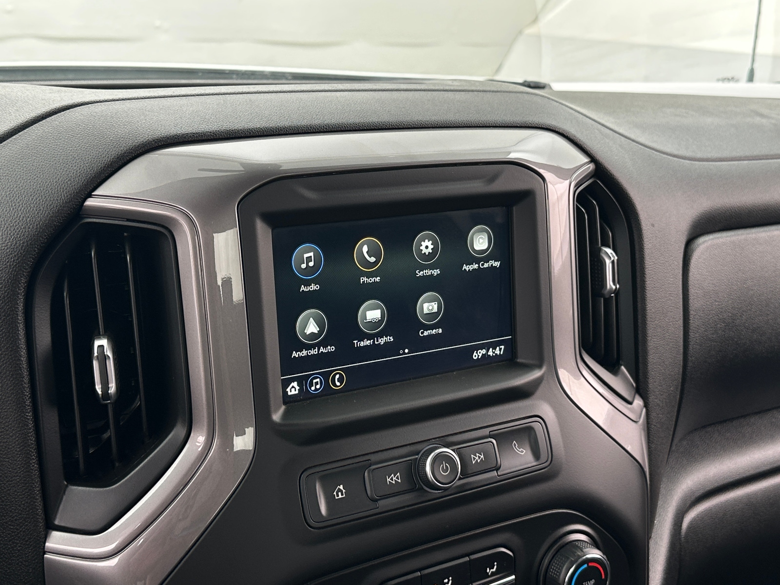 Thumbnail: 2019 Chevrolet Silverado 1500 - 4
