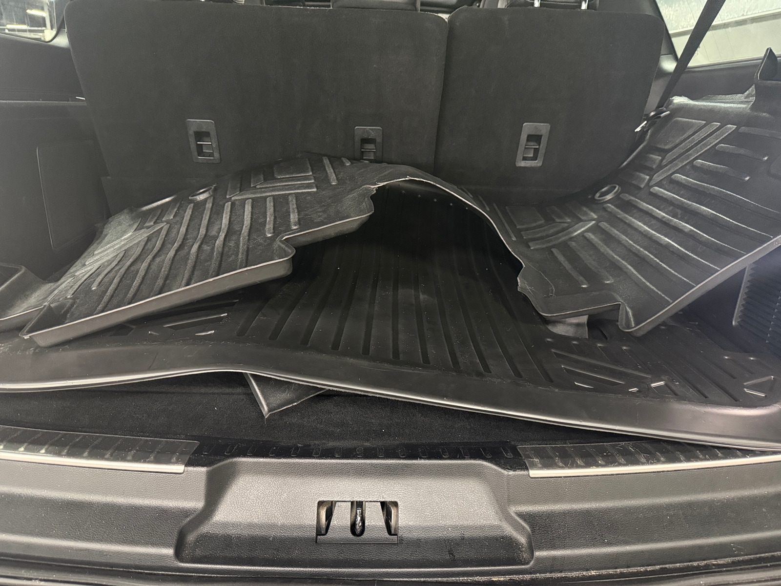 Thumbnail: 2021 Lincoln Navigator L - 6