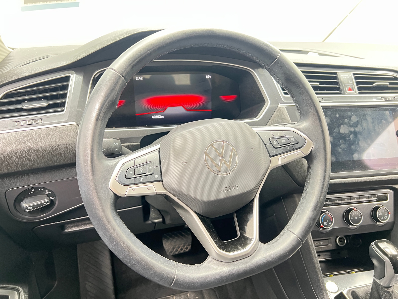 Thumbnail: 2024 Volkswagen Tiguan - 4