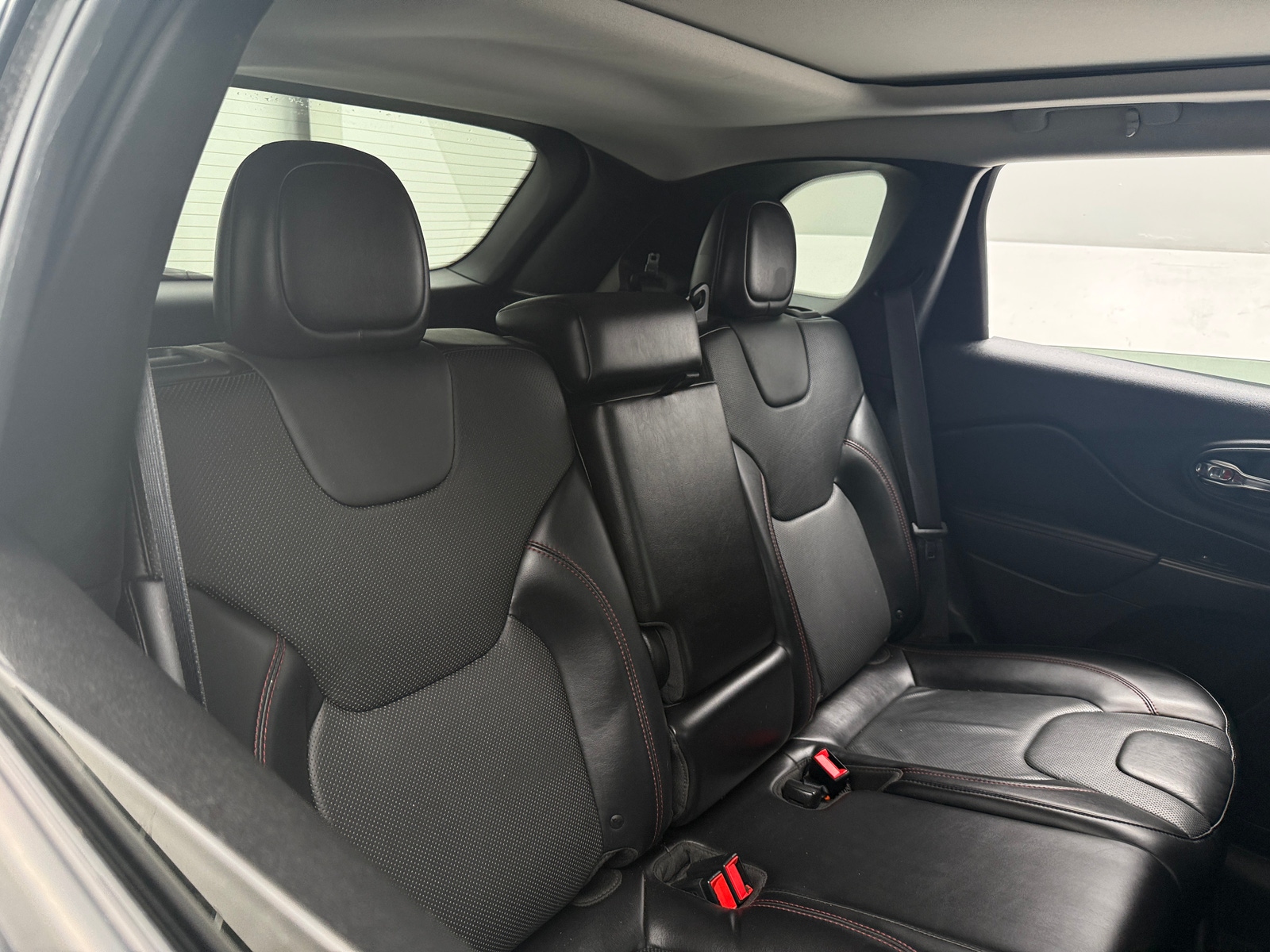 Thumbnail: 2019 Jeep Cherokee - 6