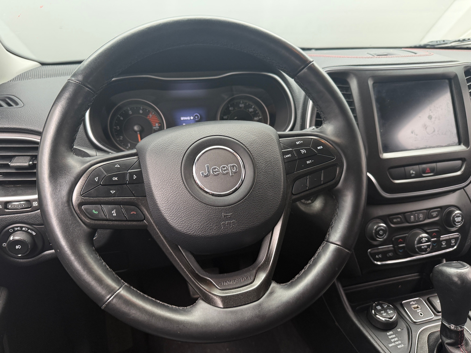 Thumbnail: 2019 Jeep Cherokee - 5