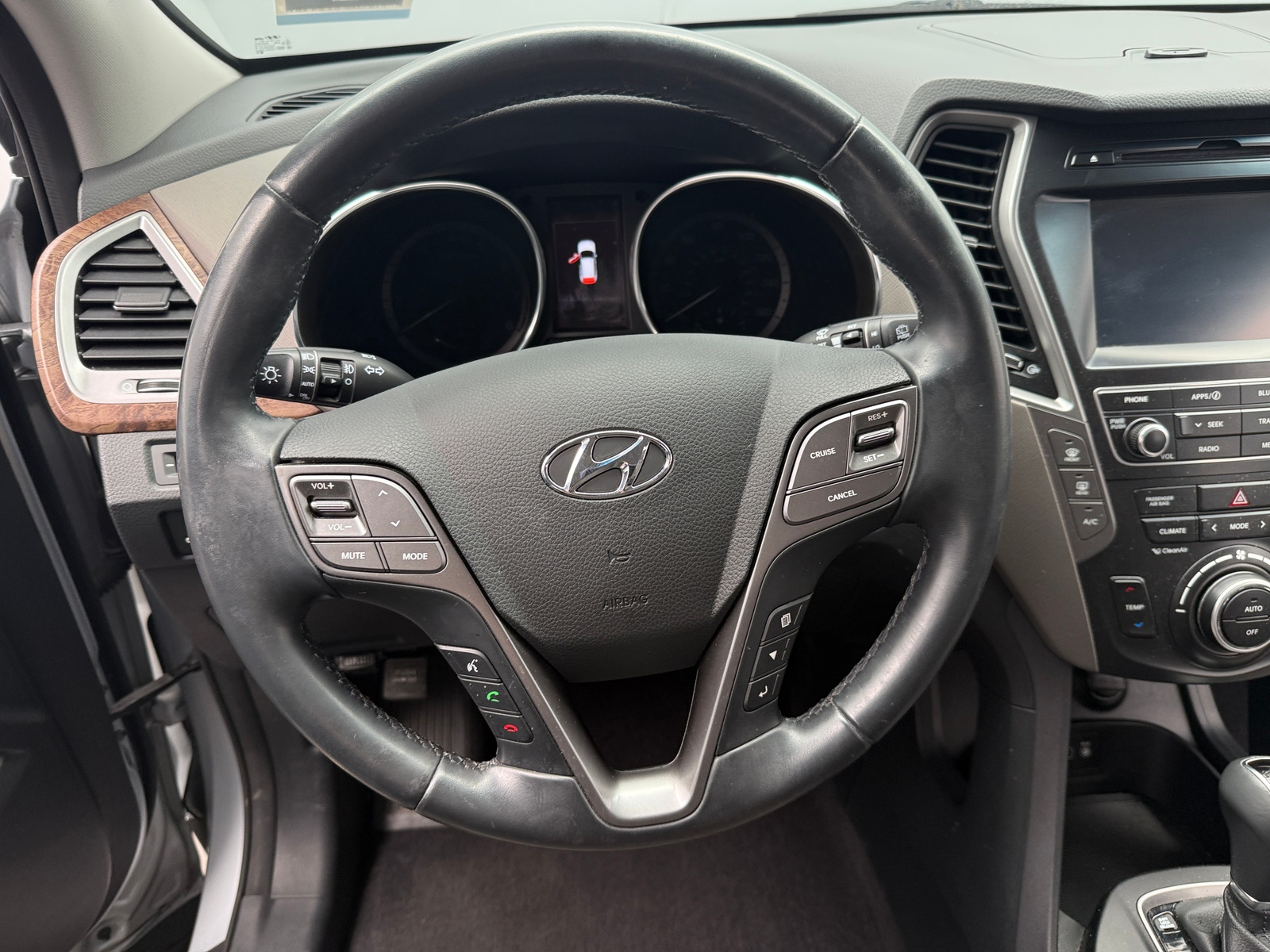 Thumbnail: 2017 Hyundai Santa Fe - 4