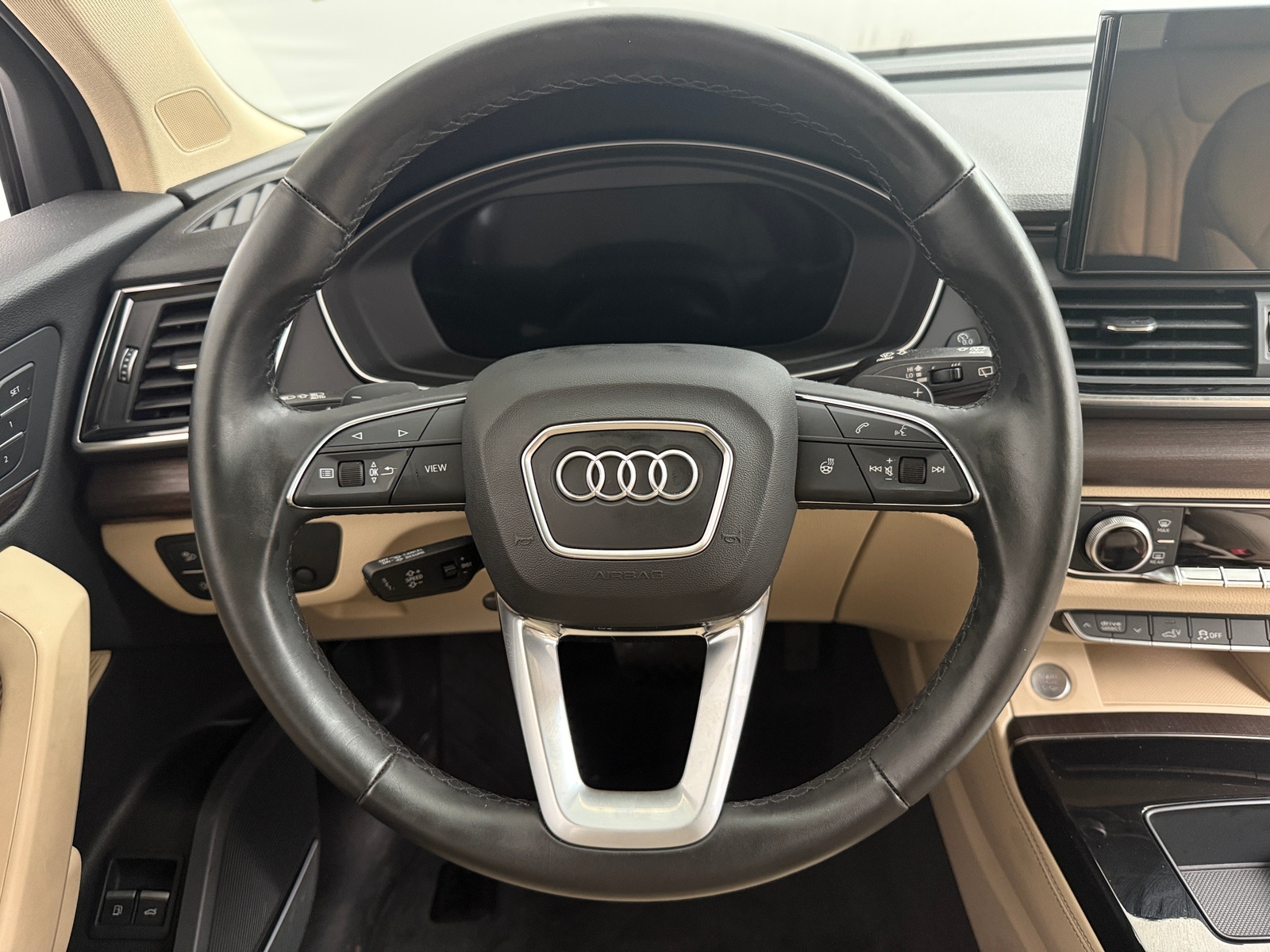 Thumbnail: 2023 Audi Q5 - 4
