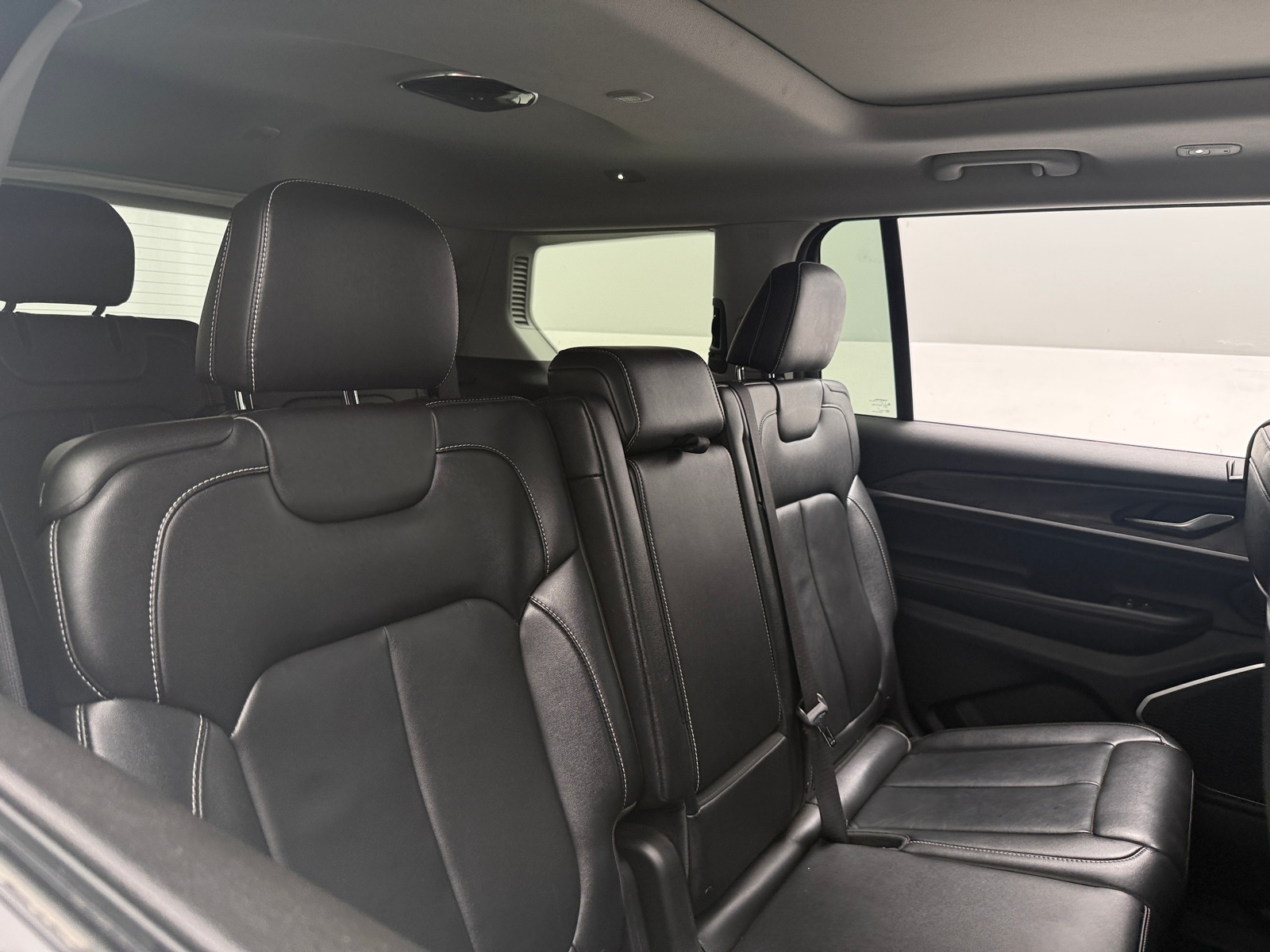 Thumbnail: 2022 Jeep Grand Cherokee L - 5