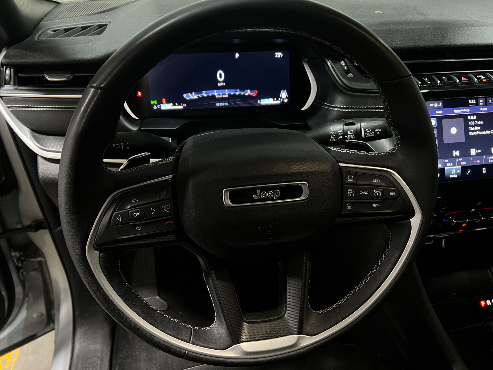 Thumbnail: 2023 Jeep Grand Cherokee - 4