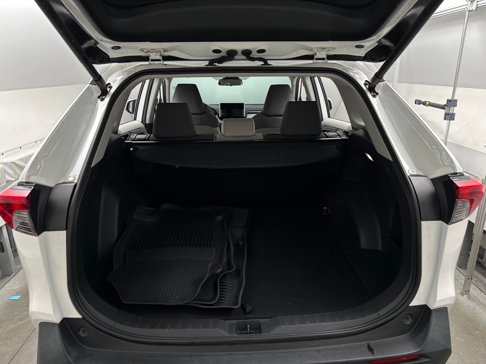 Thumbnail: 2024 Toyota RAV4 - 7
