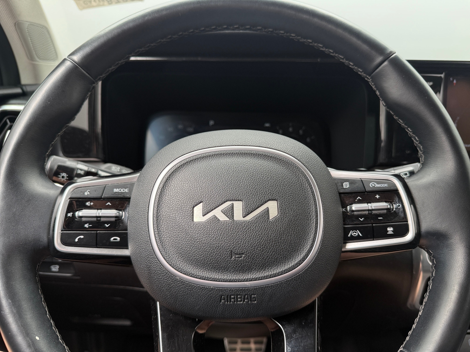 Thumbnail: 2022 Kia Sorento - 4