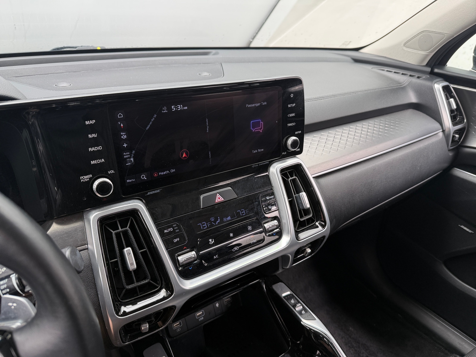 Thumbnail: 2022 Kia Sorento - 3