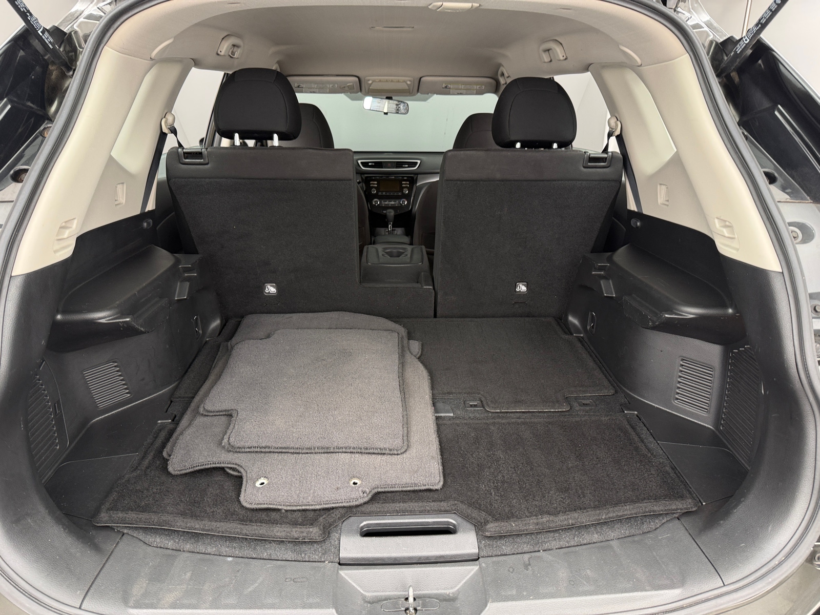 Thumbnail: 2015 Nissan Rogue - 7