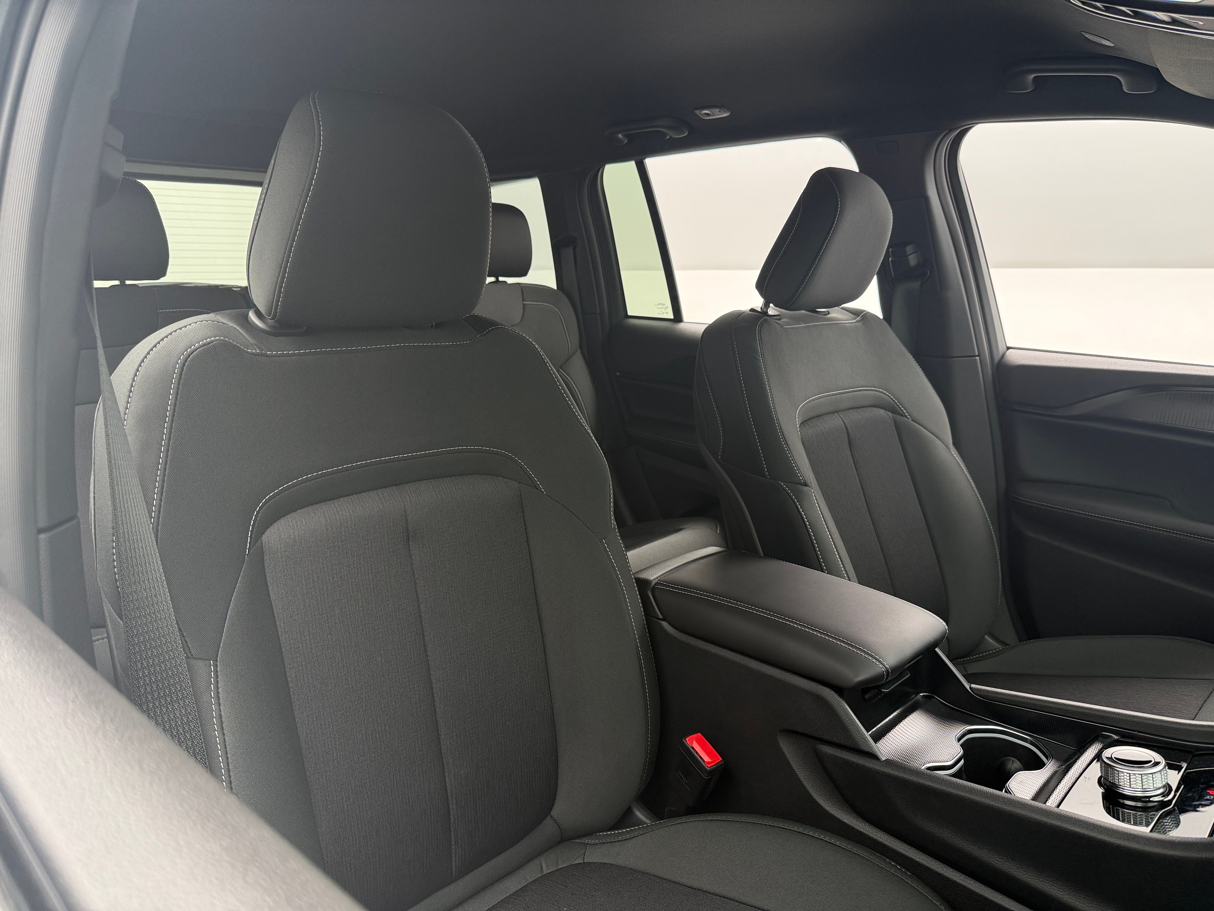 2026 Jeep Grand Cherokee Laredo 4x4's photo