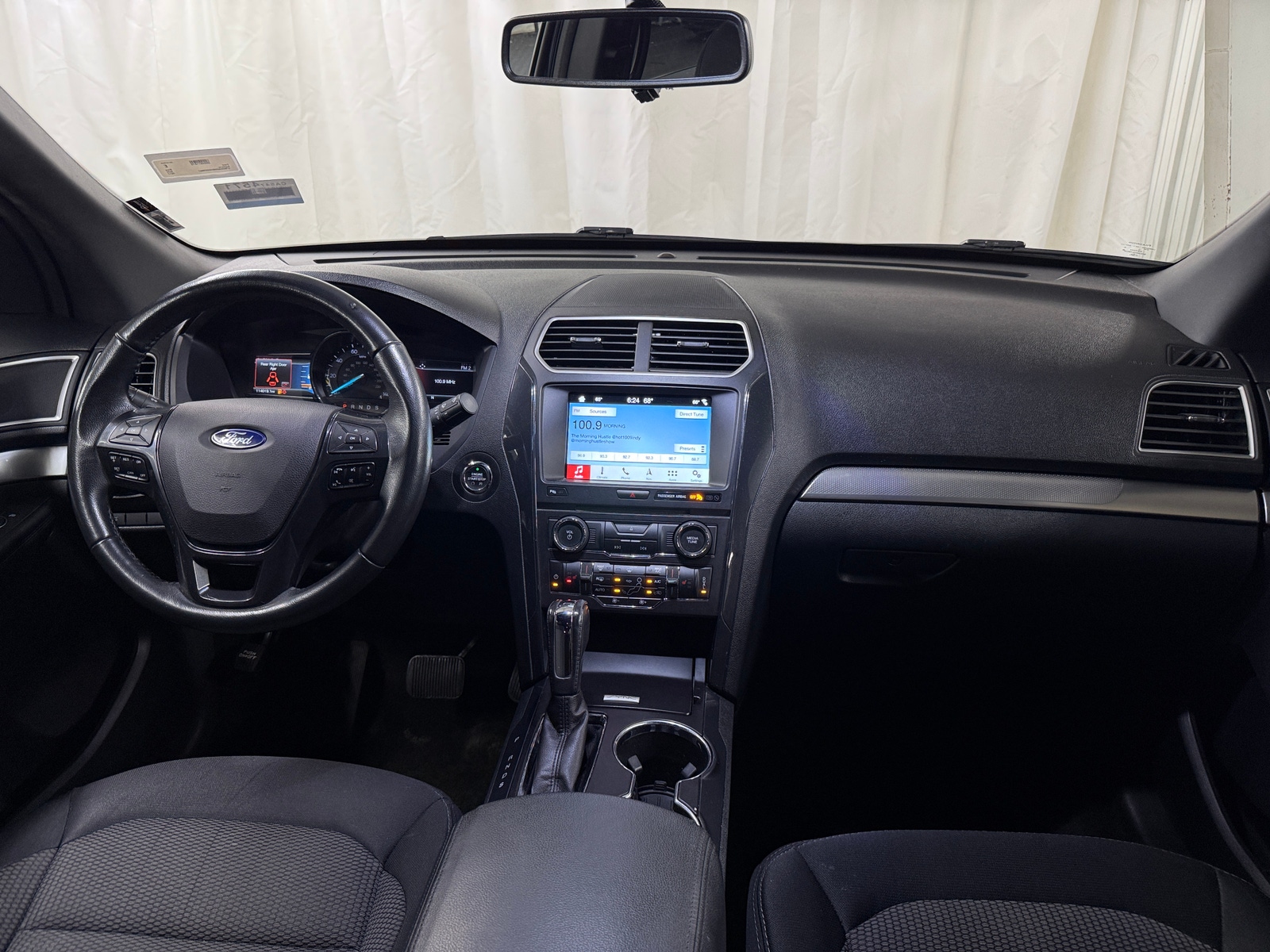 Thumbnail: 2017 Ford Explorer - 3