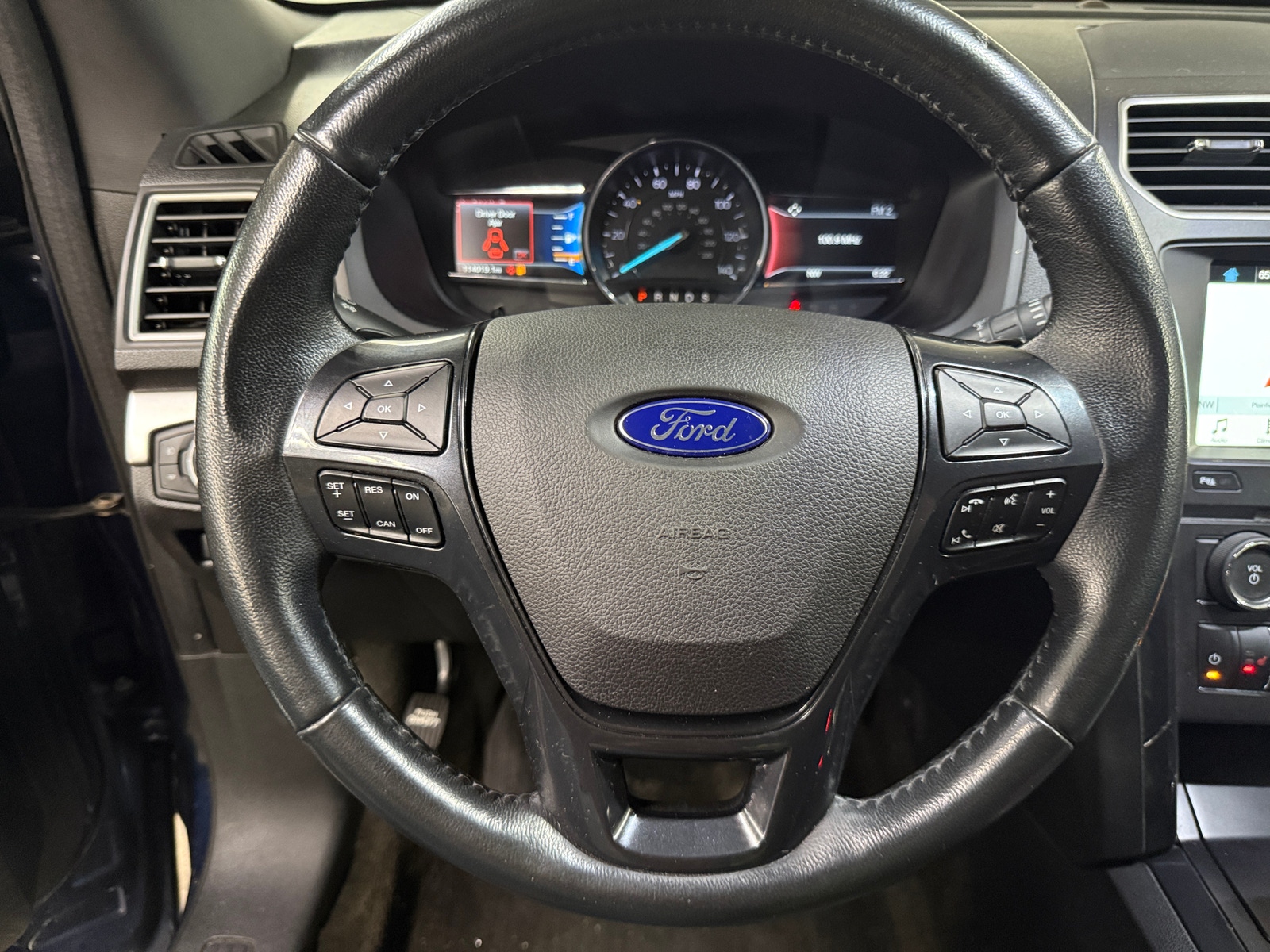 Thumbnail: 2017 Ford Explorer - 5