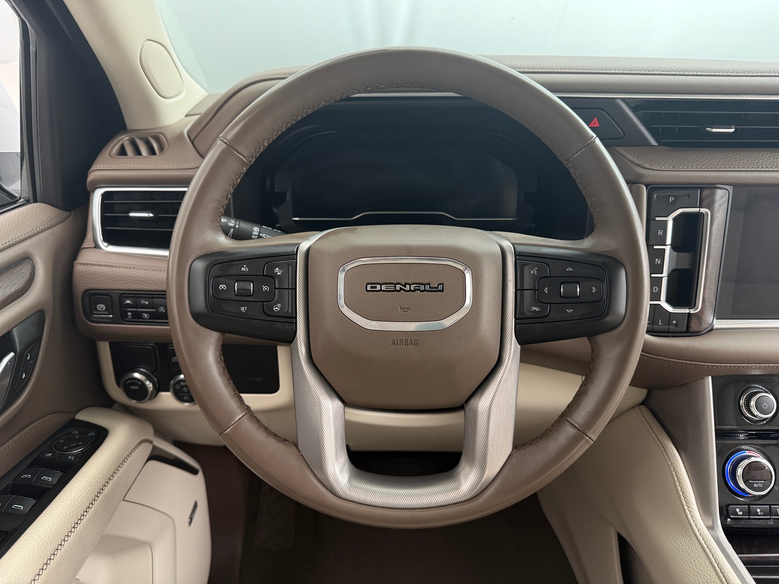 Thumbnail: 2024 GMC Yukon XL - 4