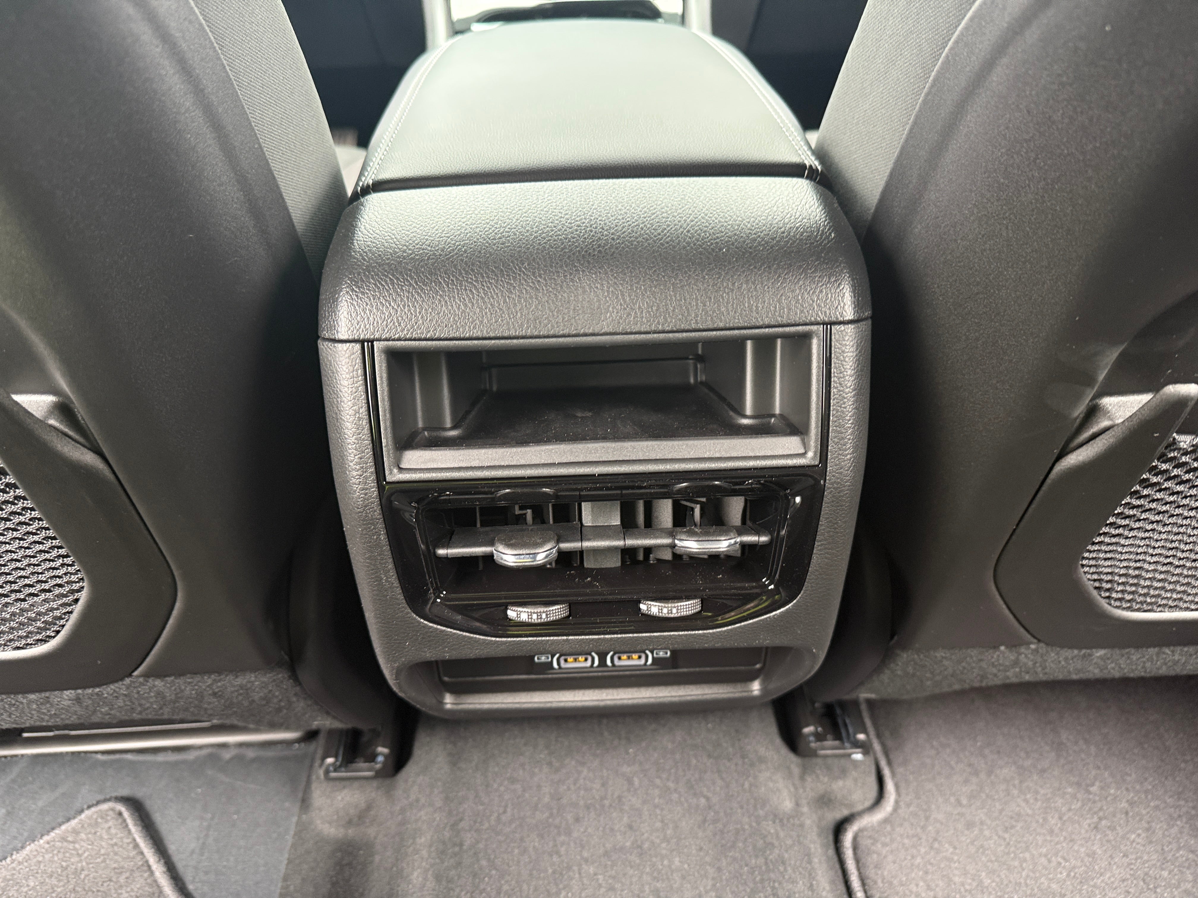 2026 Jeep Grand Cherokee Laredo 4x4's photo