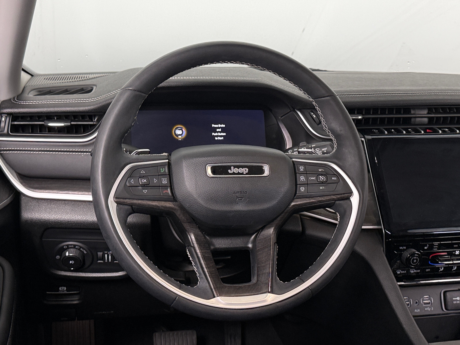 Thumbnail: 2023 Jeep Grand Cherokee L - 4