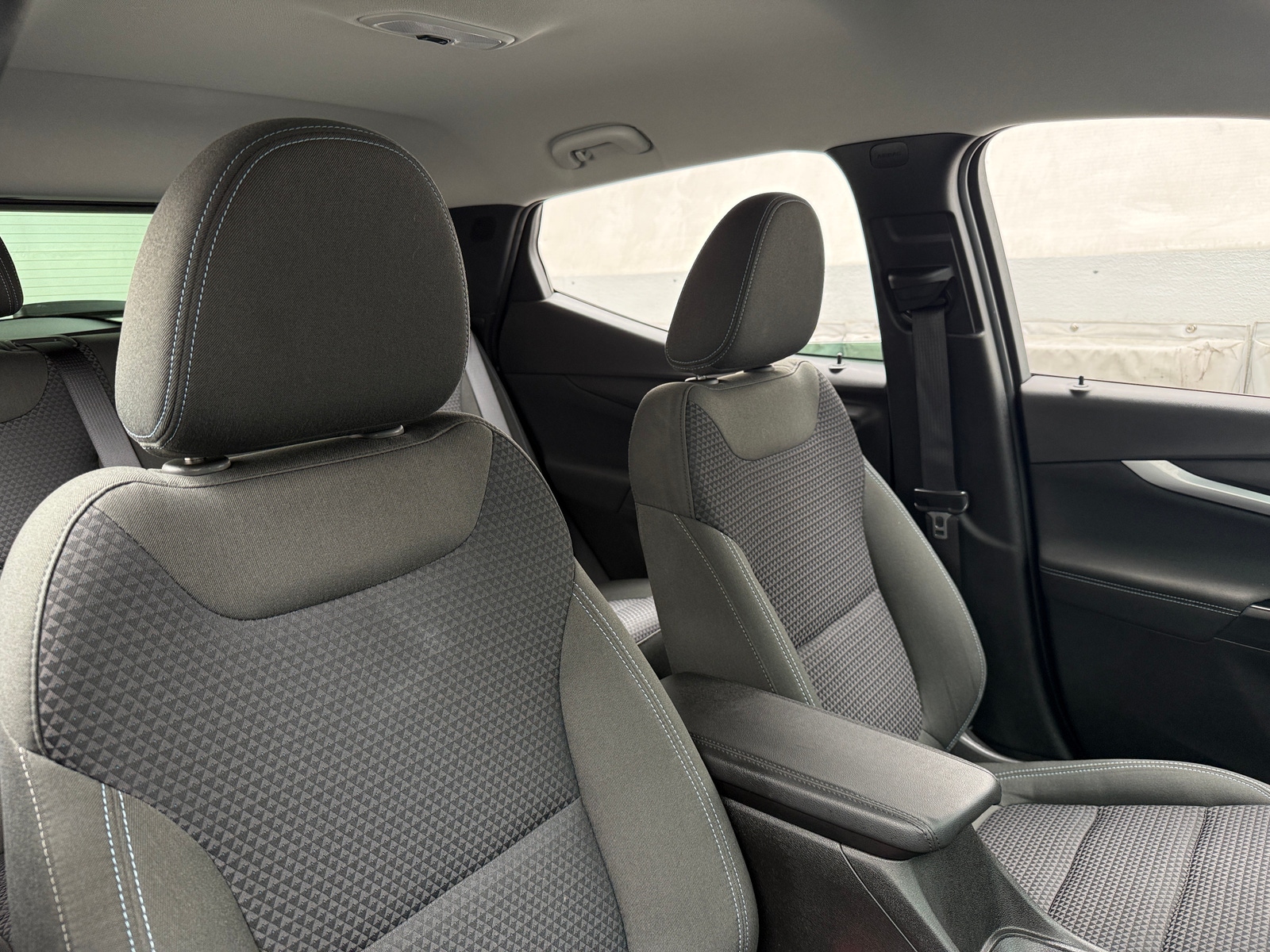 Thumbnail: 2023 Chevrolet Bolt EUV - 2