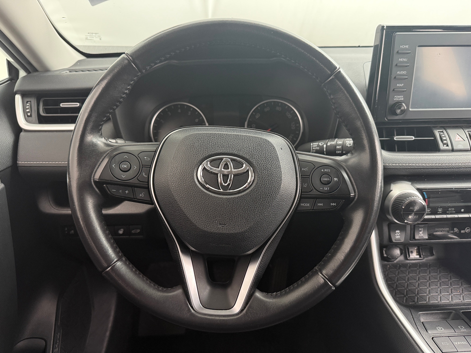 Thumbnail: 2019 Toyota RAV4 - 4