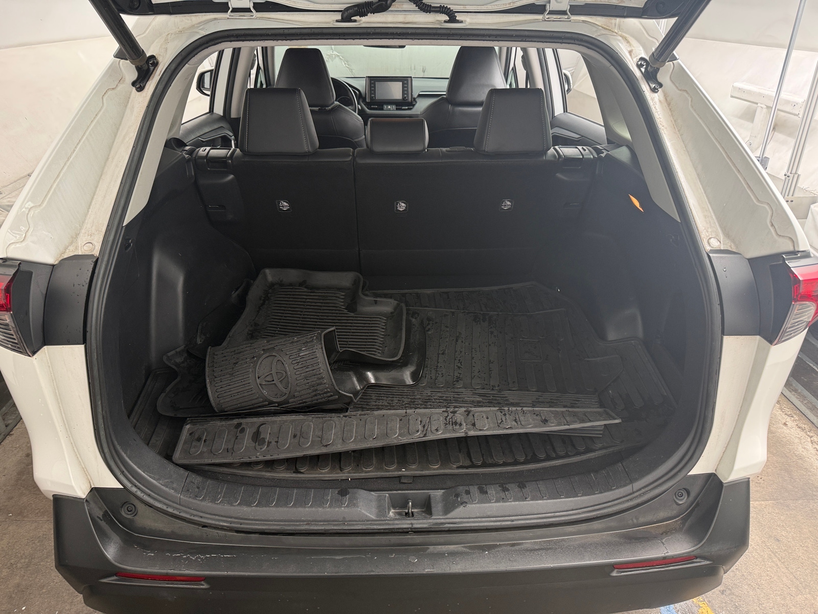 Thumbnail: 2019 Toyota RAV4 - 6