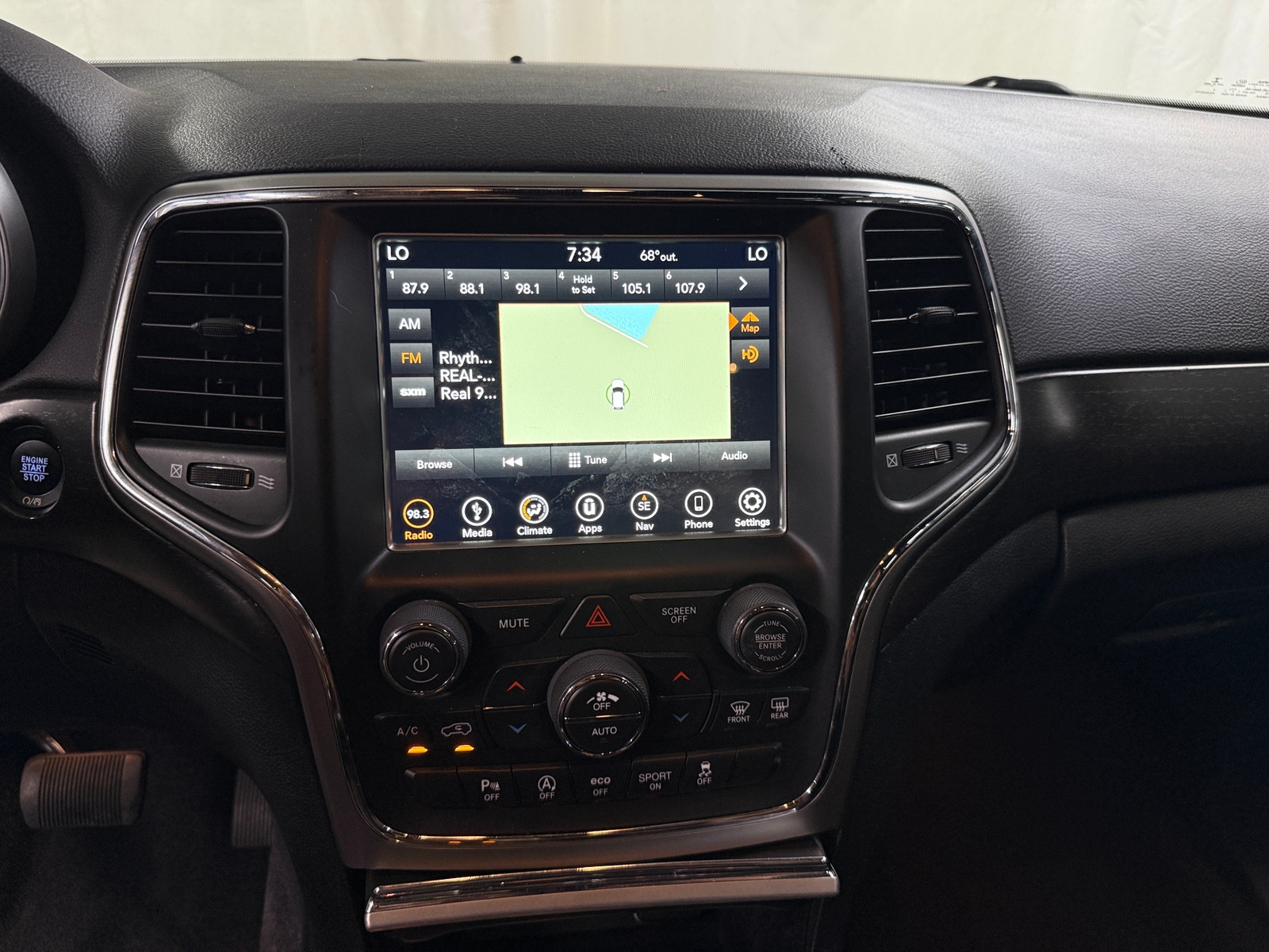 Thumbnail: 2018 Jeep Grand Cherokee - 4