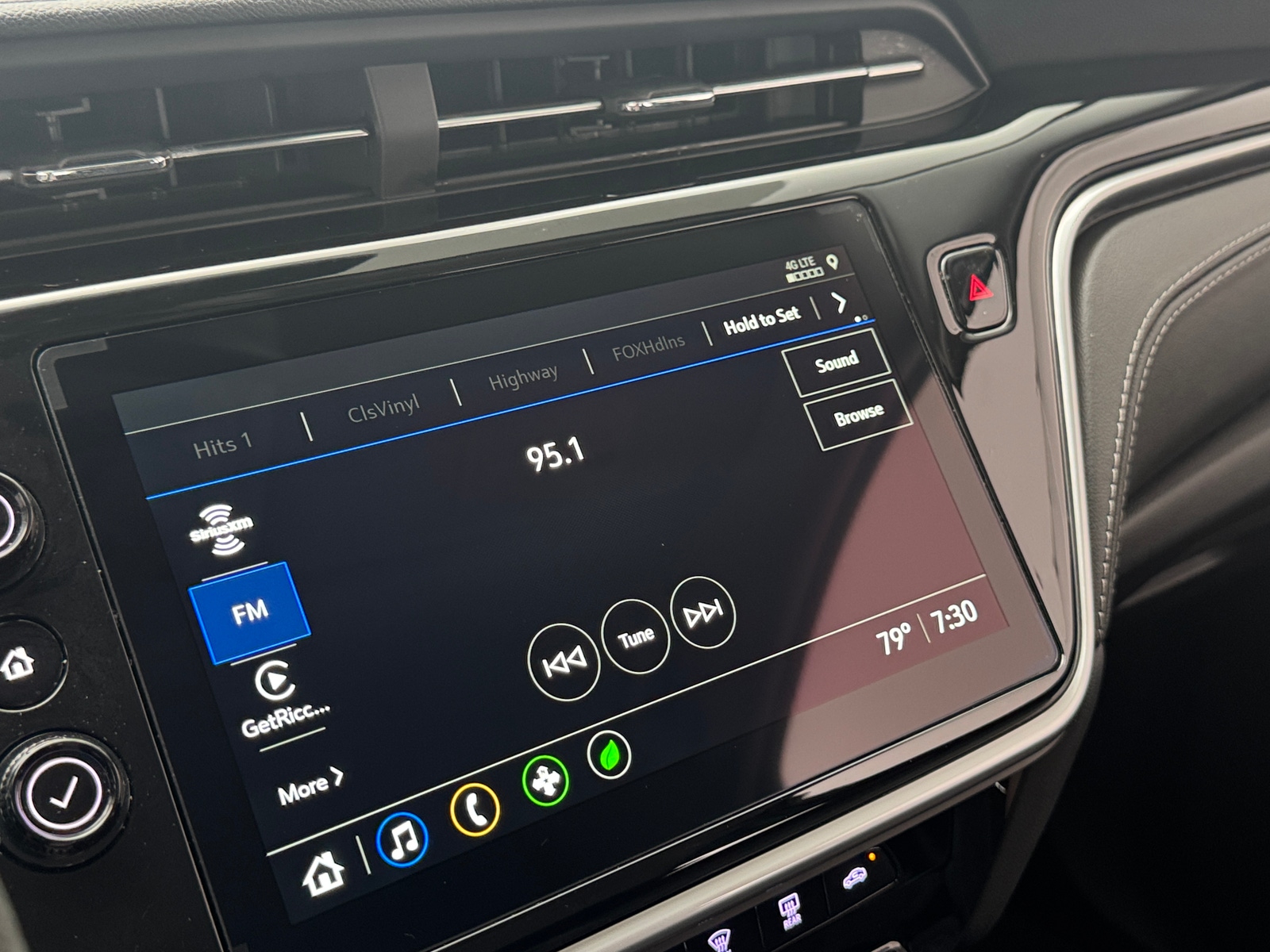 Thumbnail: 2023 Chevrolet Bolt EUV - 4