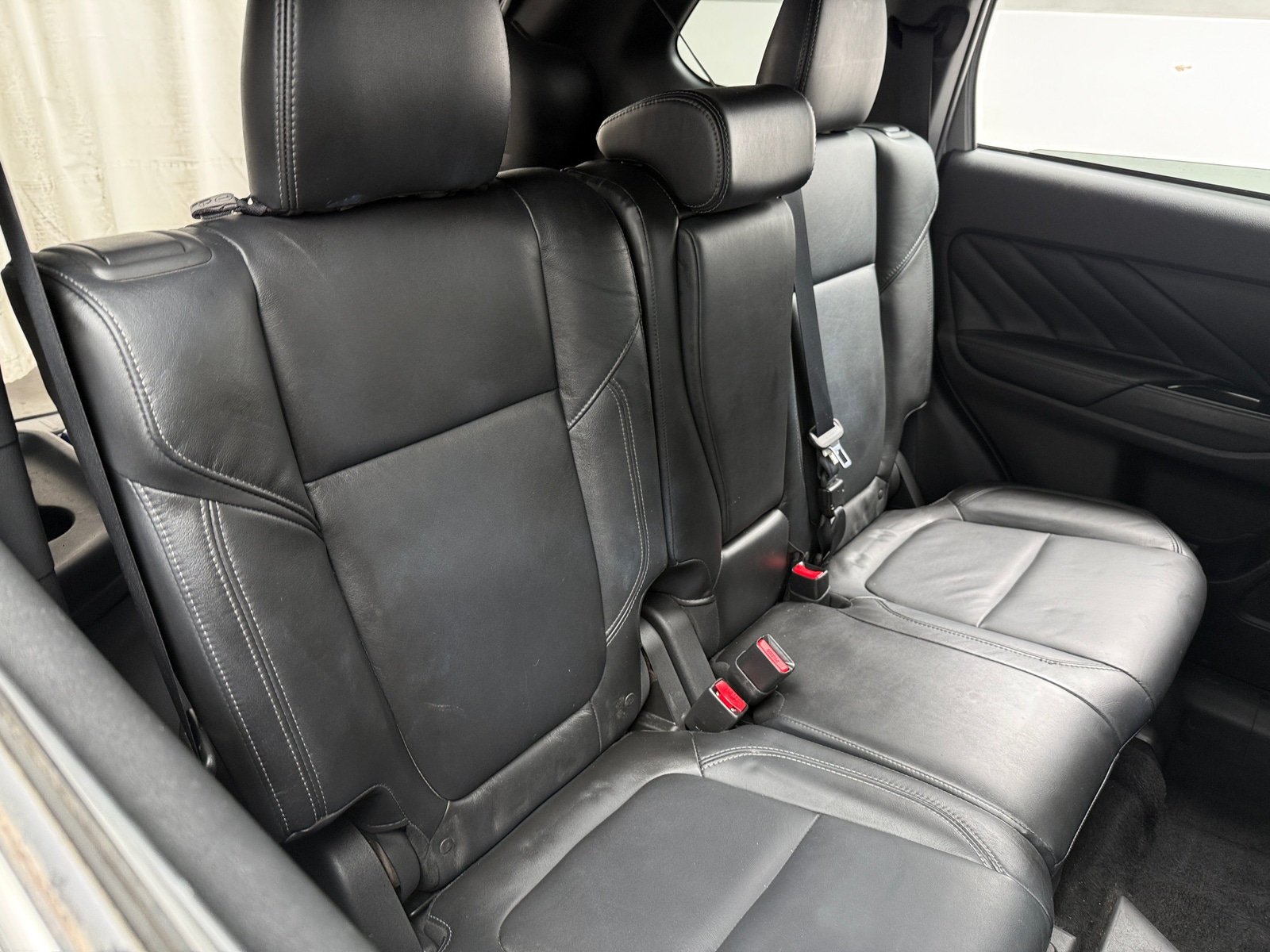 Thumbnail: 2020 Mitsubishi Outlander - 6