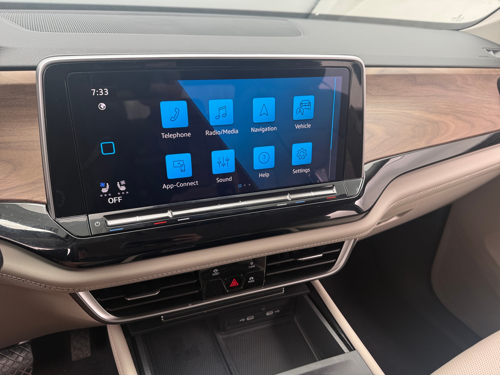 Thumbnail: 2024 Volkswagen Atlas - 3