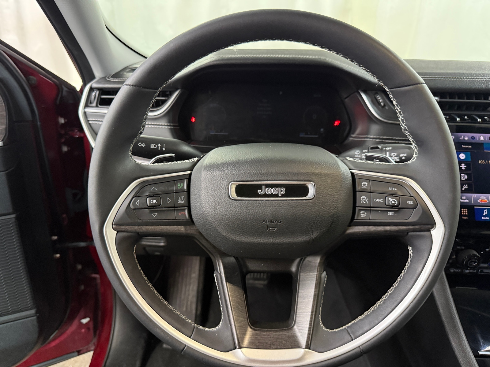 Thumbnail: 2023 Jeep Grand Cherokee - 4