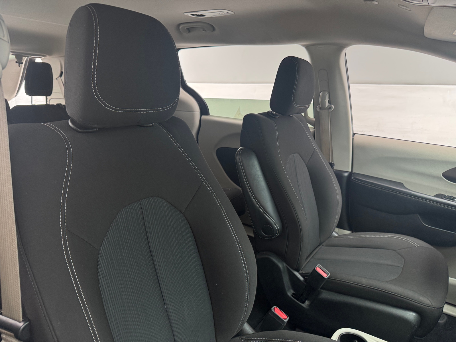 Thumbnail: 2022 Chrysler Voyager - 2