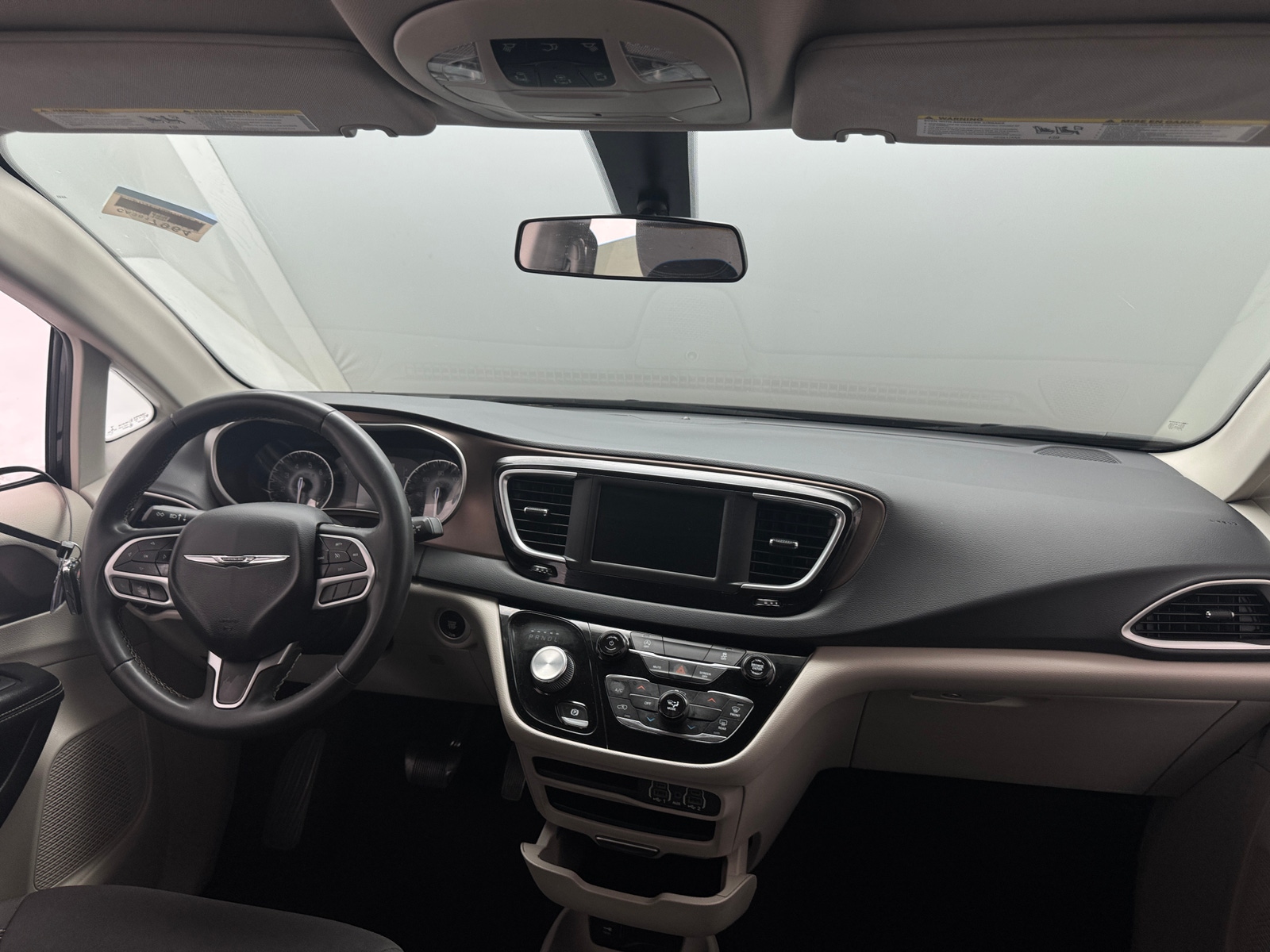 Thumbnail: 2022 Chrysler Voyager - 3