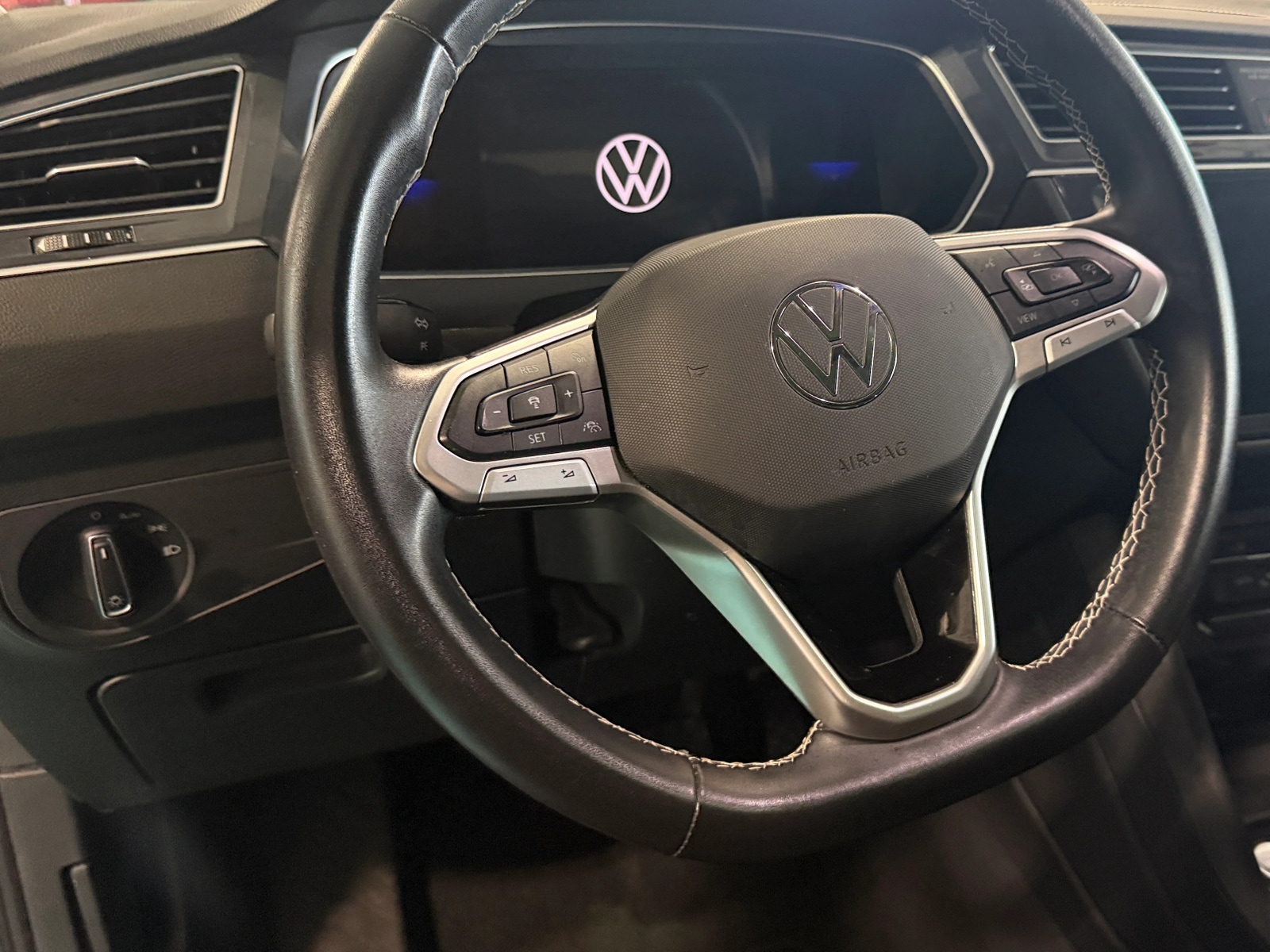 Thumbnail: 2024 Volkswagen Tiguan - 4