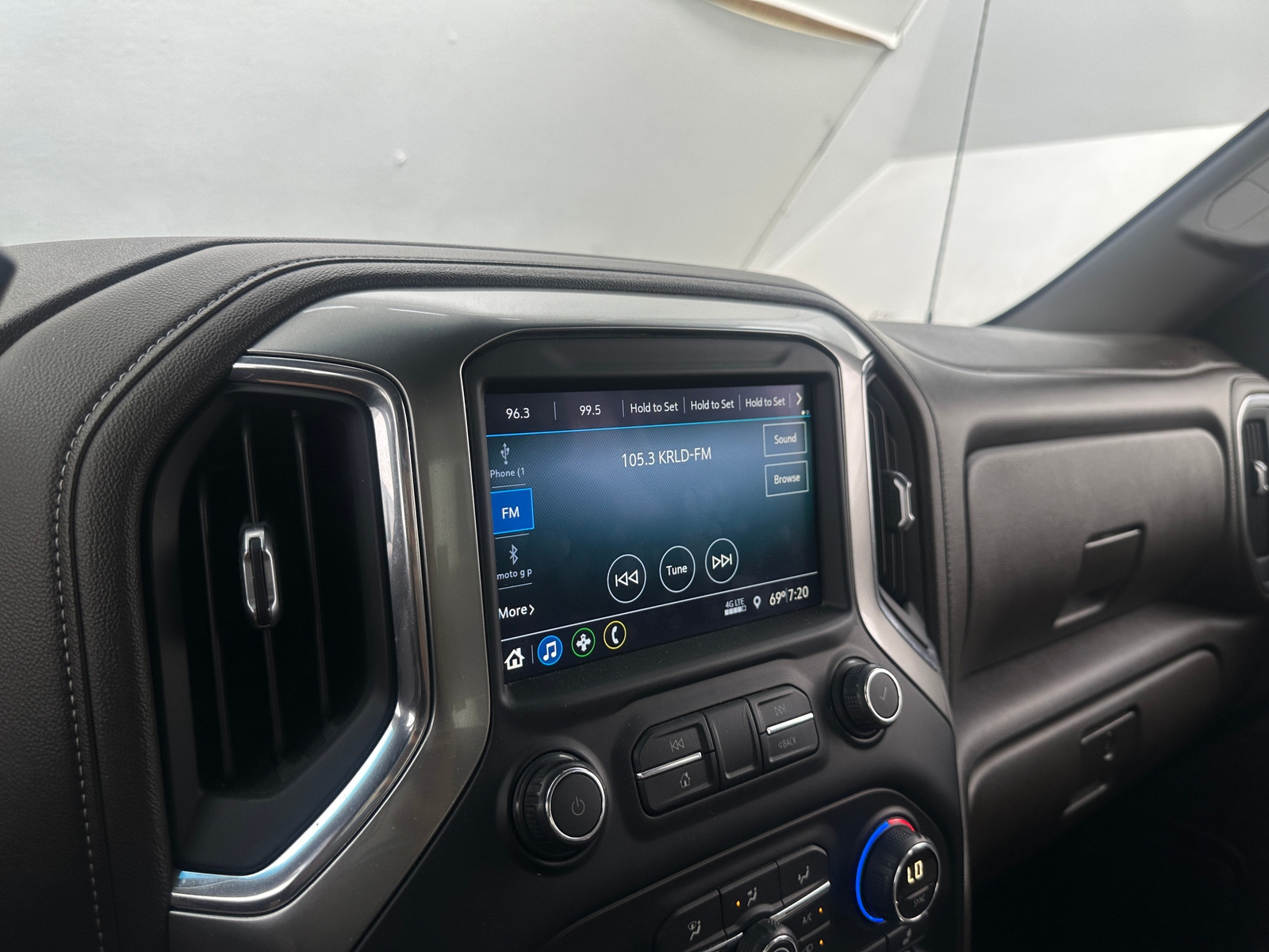 Thumbnail: 2019 Chevrolet Silverado 1500 - 4