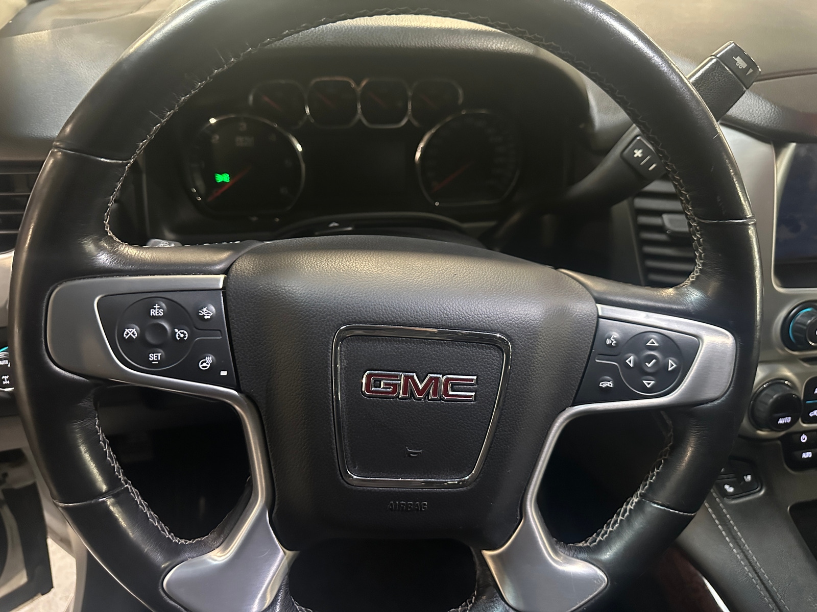 Thumbnail: 2019 GMC Yukon - 4