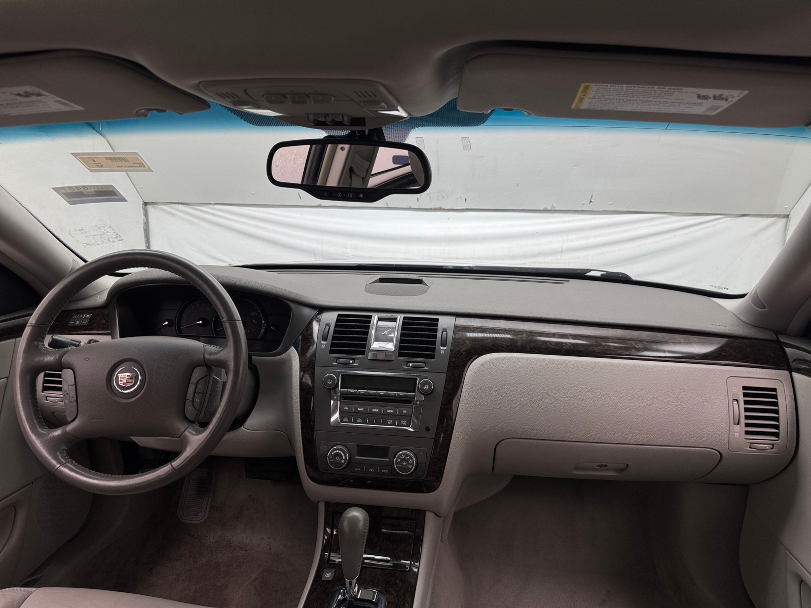 Thumbnail: 2011 Cadillac DTS - 2