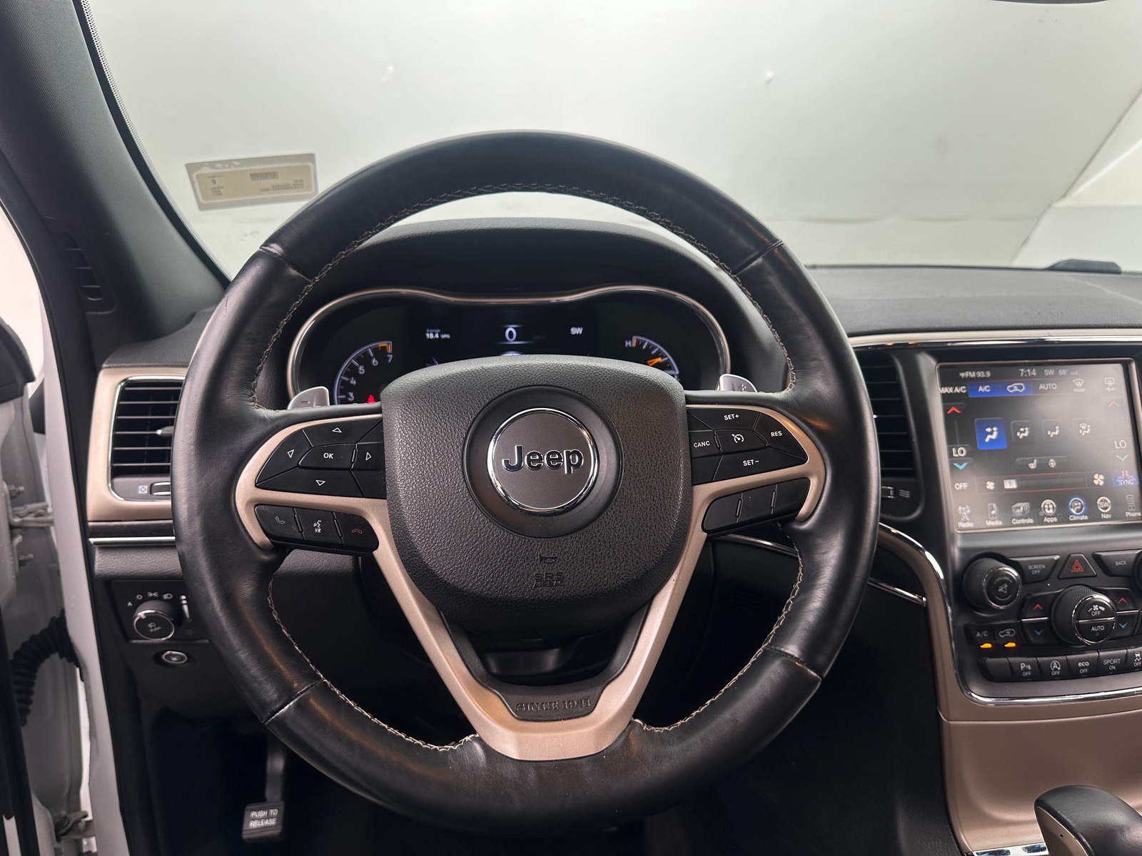 Thumbnail: 2017 Jeep Grand Cherokee - 4