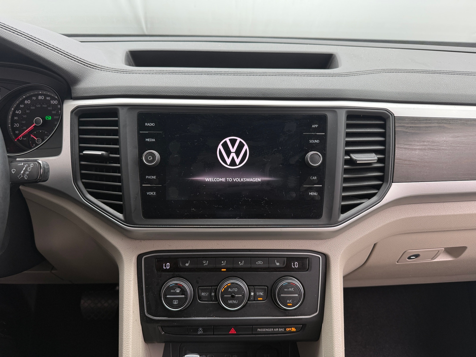 Thumbnail: 2021 Volkswagen Atlas - 3