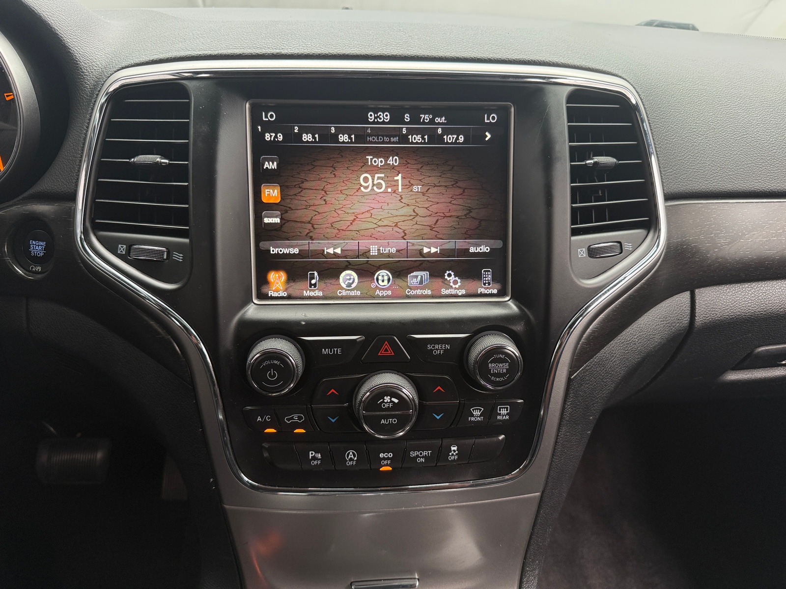 Thumbnail: 2018 Jeep Grand Cherokee - 3