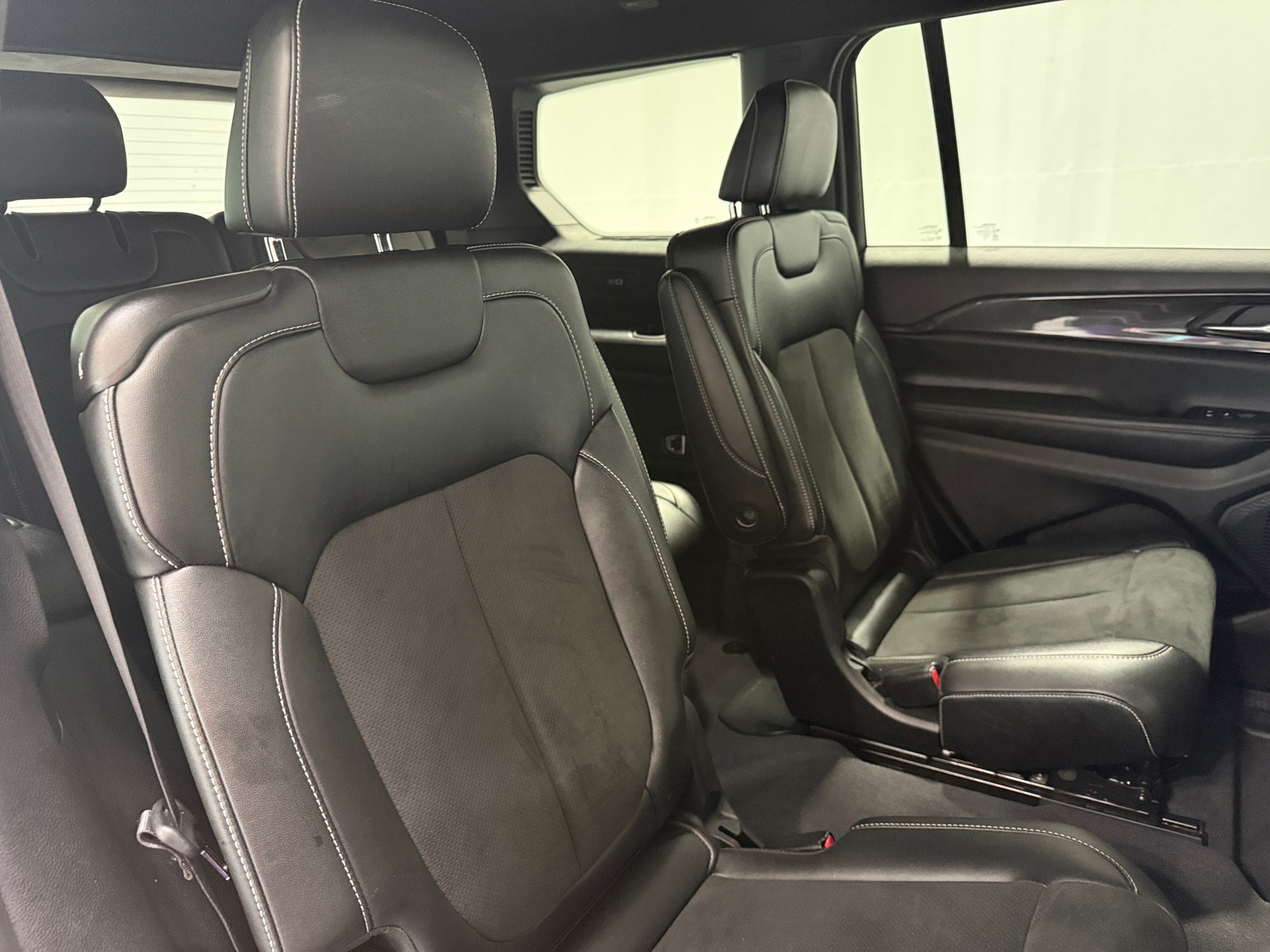 Thumbnail: 2023 Jeep Grand Cherokee L - 5