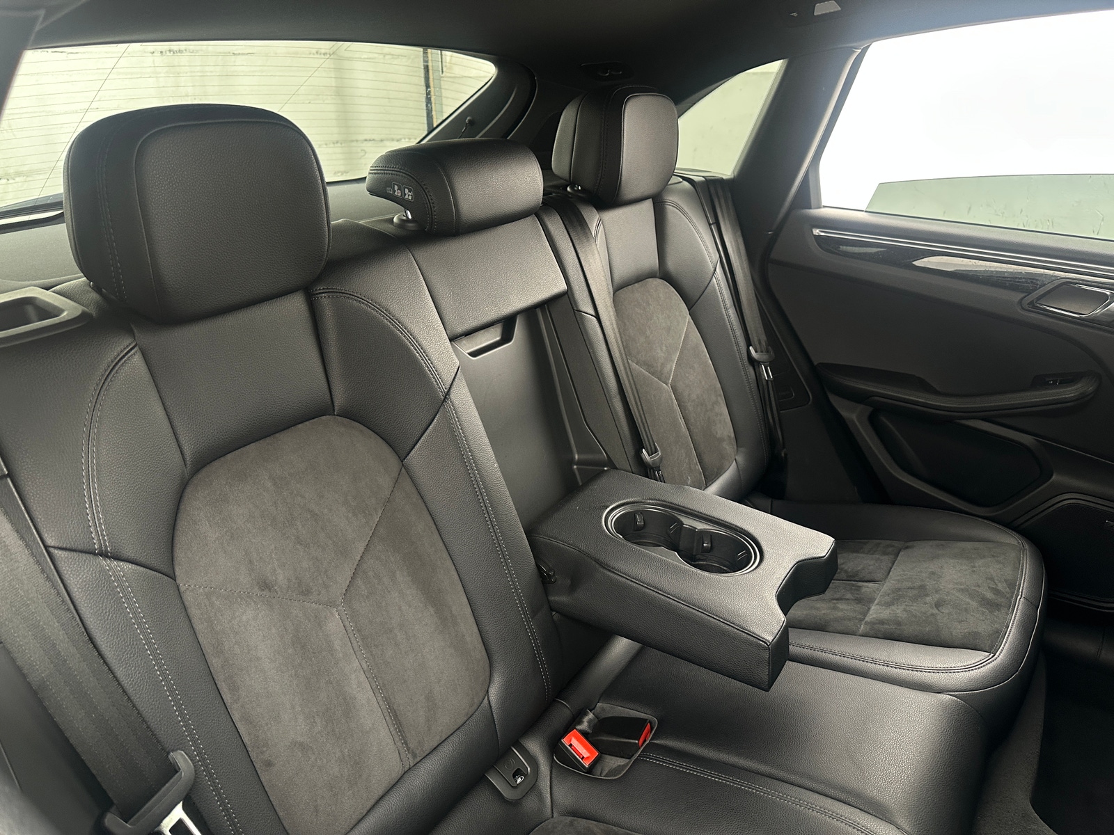 Thumbnail: 2017 Porsche Macan - 5