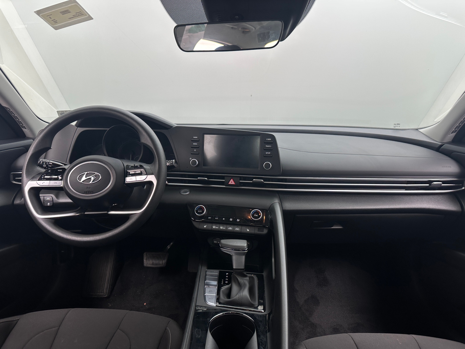 Thumbnail: 2023 Hyundai Elantra - 3