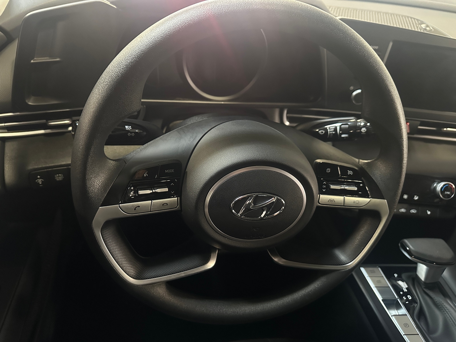 Thumbnail: 2023 Hyundai Elantra - 5