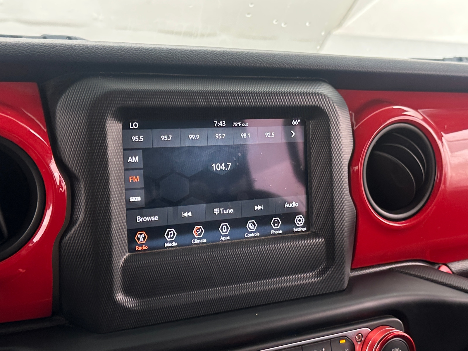 Thumbnail: 2021 Jeep Gladiator - 4