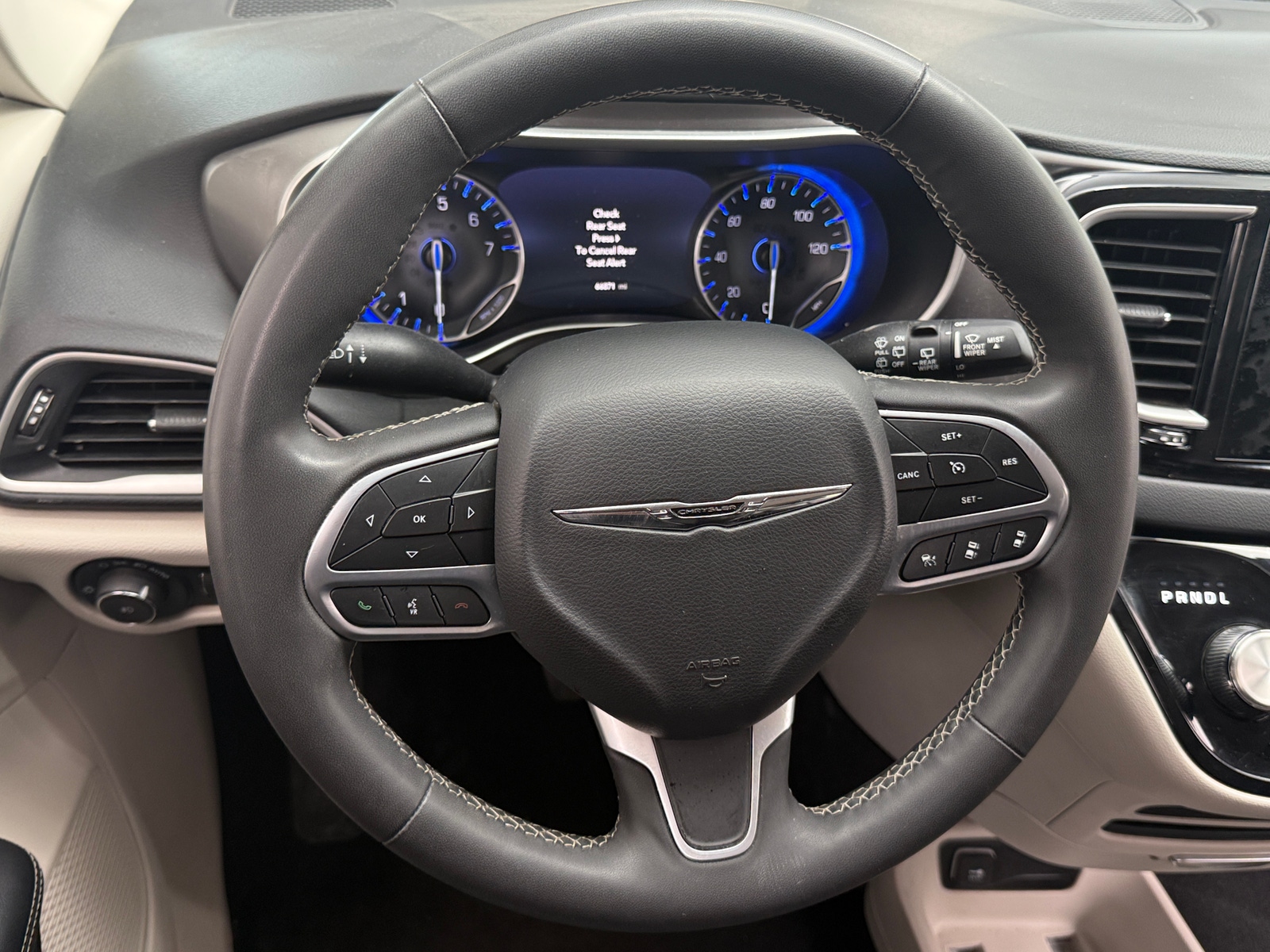 Thumbnail: 2023 Chrysler Pacifica - 4
