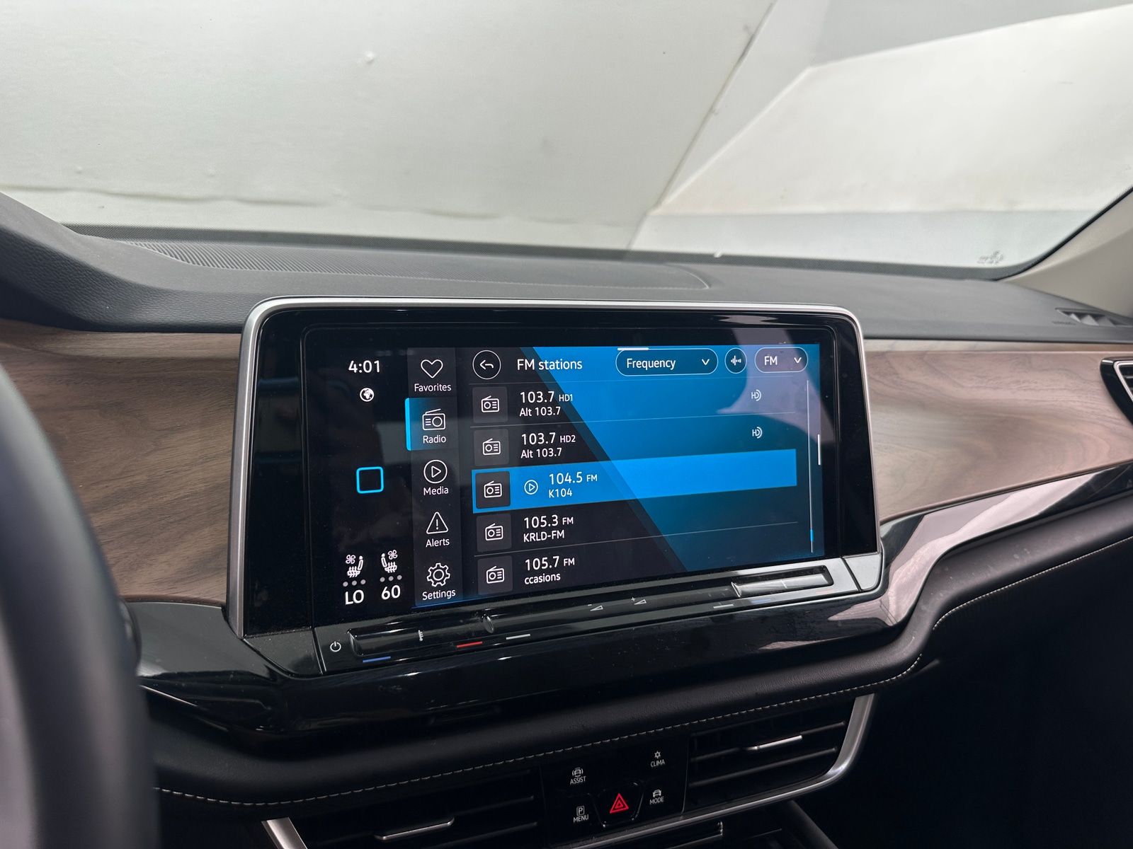 Thumbnail: 2025 Volkswagen Atlas - 3