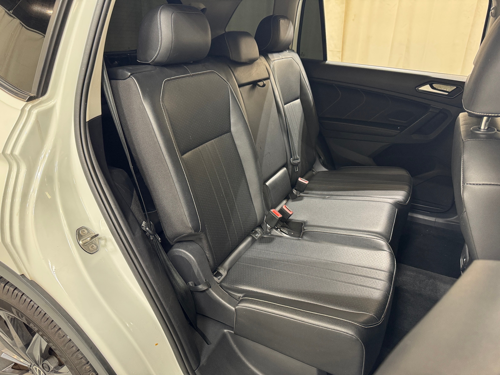 Thumbnail: 2023 Volkswagen Tiguan - 5
